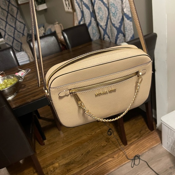 Brand new never used Jet Set Michael Kors cross body. - Picture 2 of 6